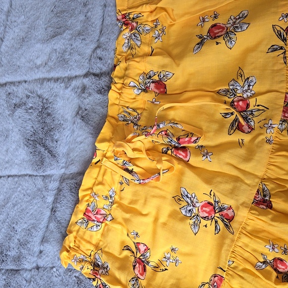 Copper Key Yellow/Red Floral Skirt, Junior Women's Size Medium, Great Condition - Picture 8 of 8